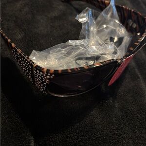 Sunglasses Women’s Stylish Tiger print  with Rhinestones. 100% UVA/UVB New